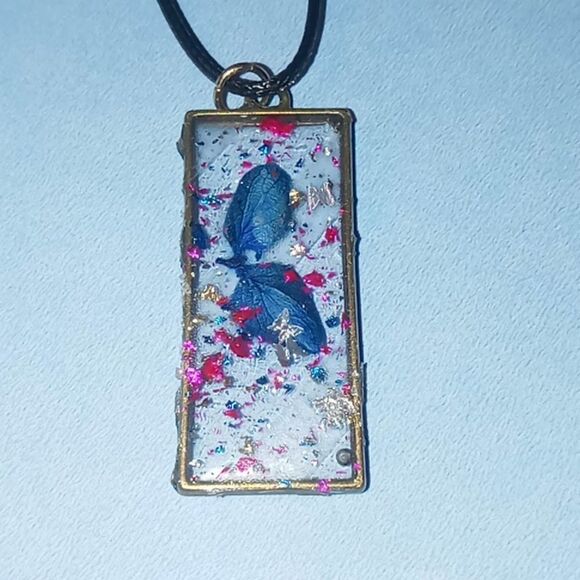 Handmade necklace - Picture 2 of 3